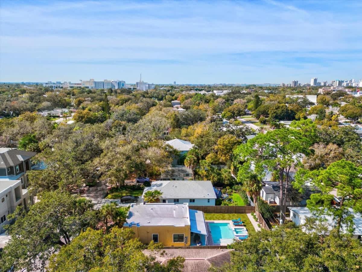 Palm Haven Heated Pool And Patio Near Downtown Holiday home Sarasota